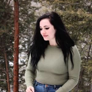 Meet your Posher, Cassandra